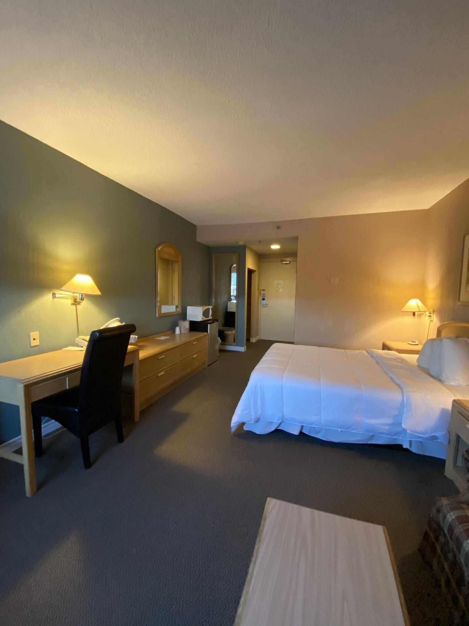 French Village Riverside Resort And Conference Centre מראה חיצוני תמונה