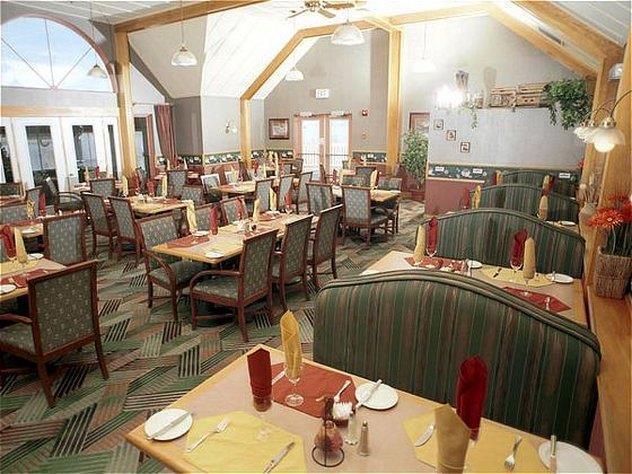 French Village Riverside Resort And Conference Centre מסעדה תמונה