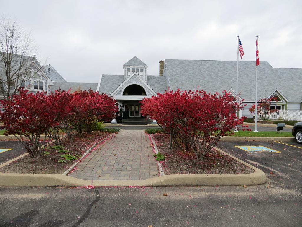 French Village Riverside Resort And Conference Centre מראה חיצוני תמונה