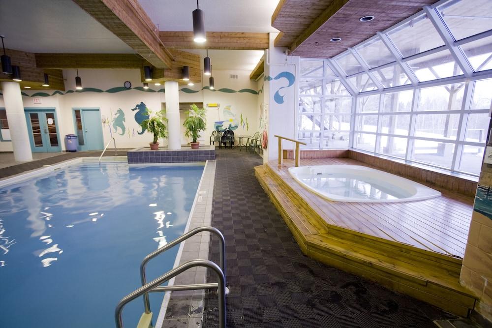 French Village Riverside Resort And Conference Centre מראה חיצוני תמונה