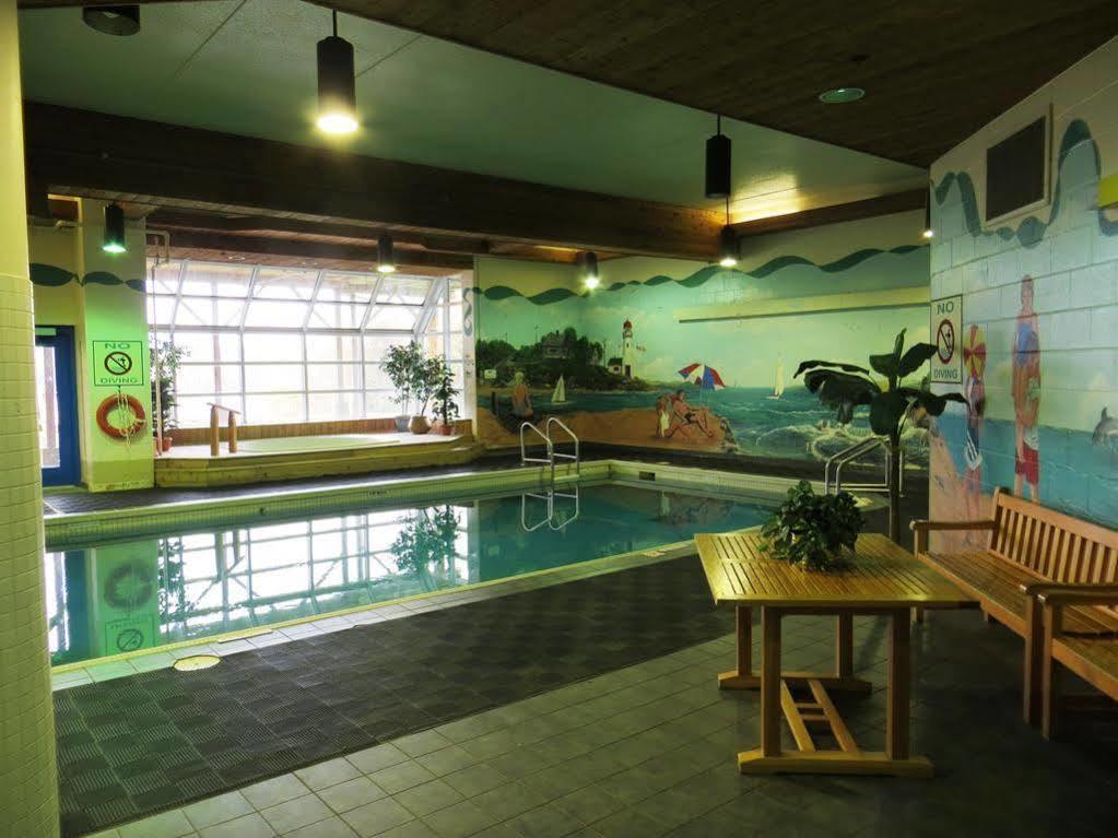 French Village Riverside Resort And Conference Centre מראה חיצוני תמונה