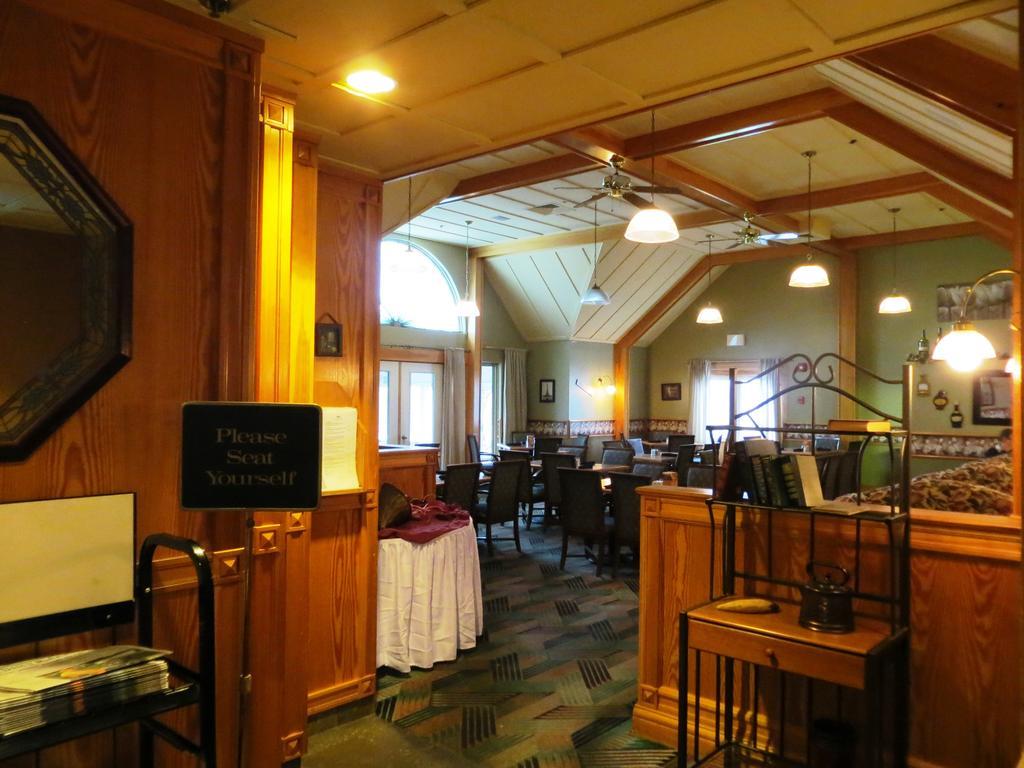 French Village Riverside Resort And Conference Centre מראה חיצוני תמונה