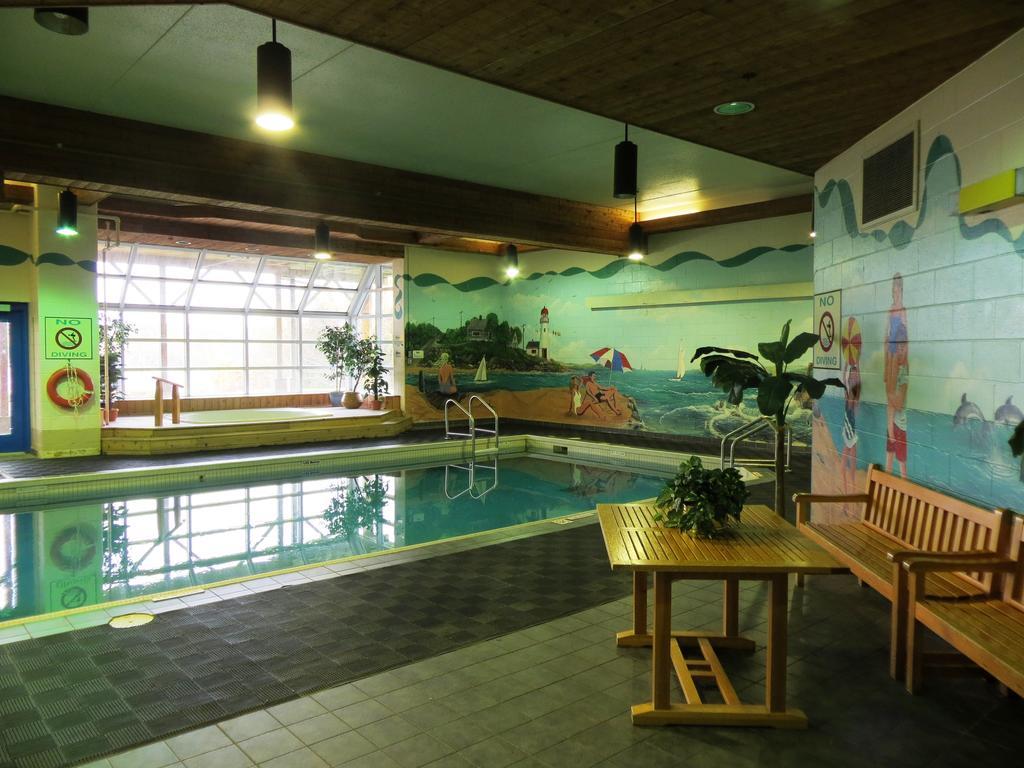 French Village Riverside Resort And Conference Centre מראה חיצוני תמונה
