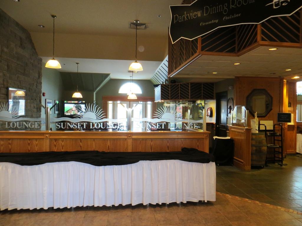 French Village Riverside Resort And Conference Centre מראה חיצוני תמונה