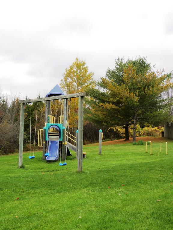 French Village Riverside Resort And Conference Centre מראה חיצוני תמונה