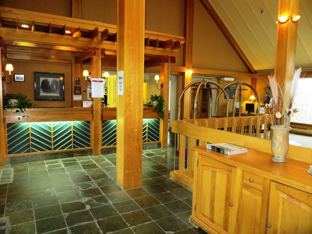 French Village Riverside Resort And Conference Centre מראה חיצוני תמונה